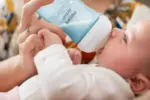 عکس ۲ شیشه شیر نچرال ریسپانس ۲۶۰ میلی لیتر آبی فیلیپس اونت