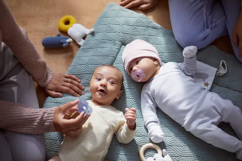 پستانک ارتودنسی انگشتی ۰ تا ۶ ماه دوتایی فیلیپس اونت Philips Avent مدل SCF099/20 - تصویر 3